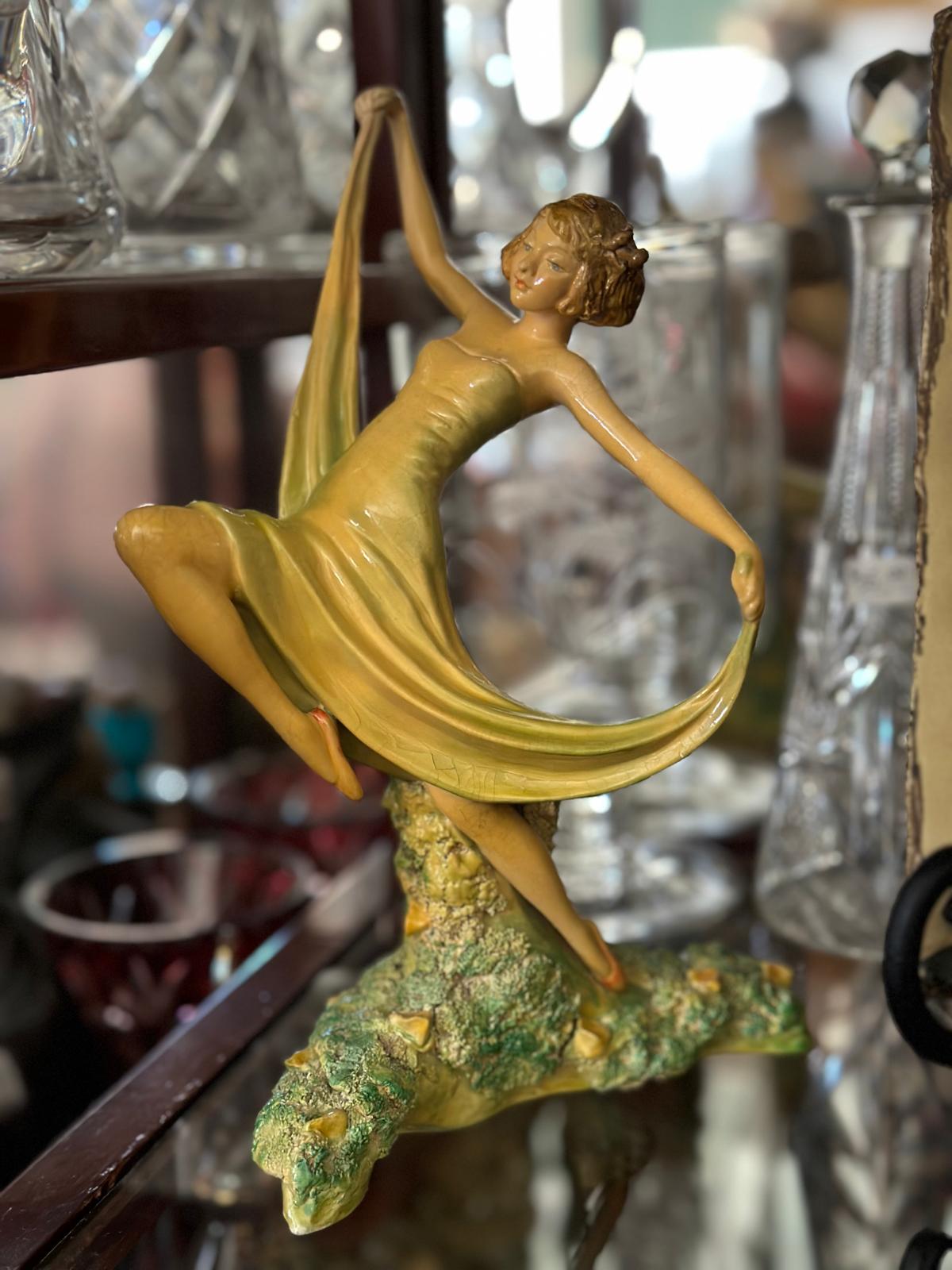 Wade Cellulose Spring Time Figurine